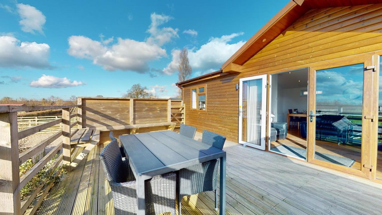 Barker Stakes Farm Lodge *