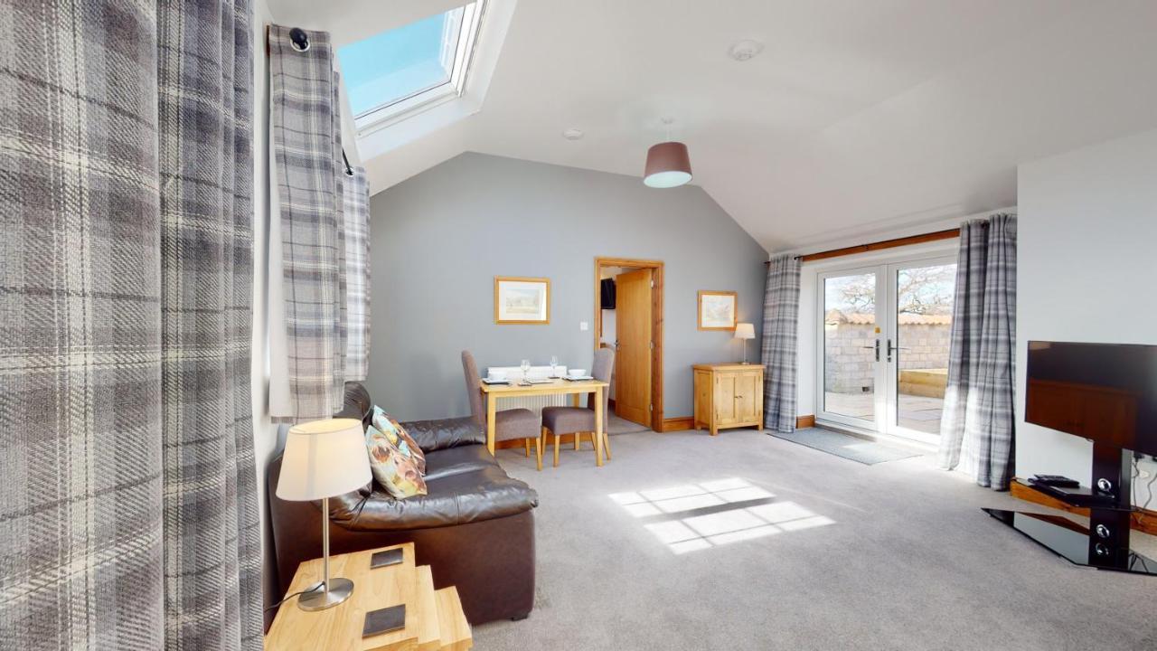 Barker Stakes Farm Lodge *